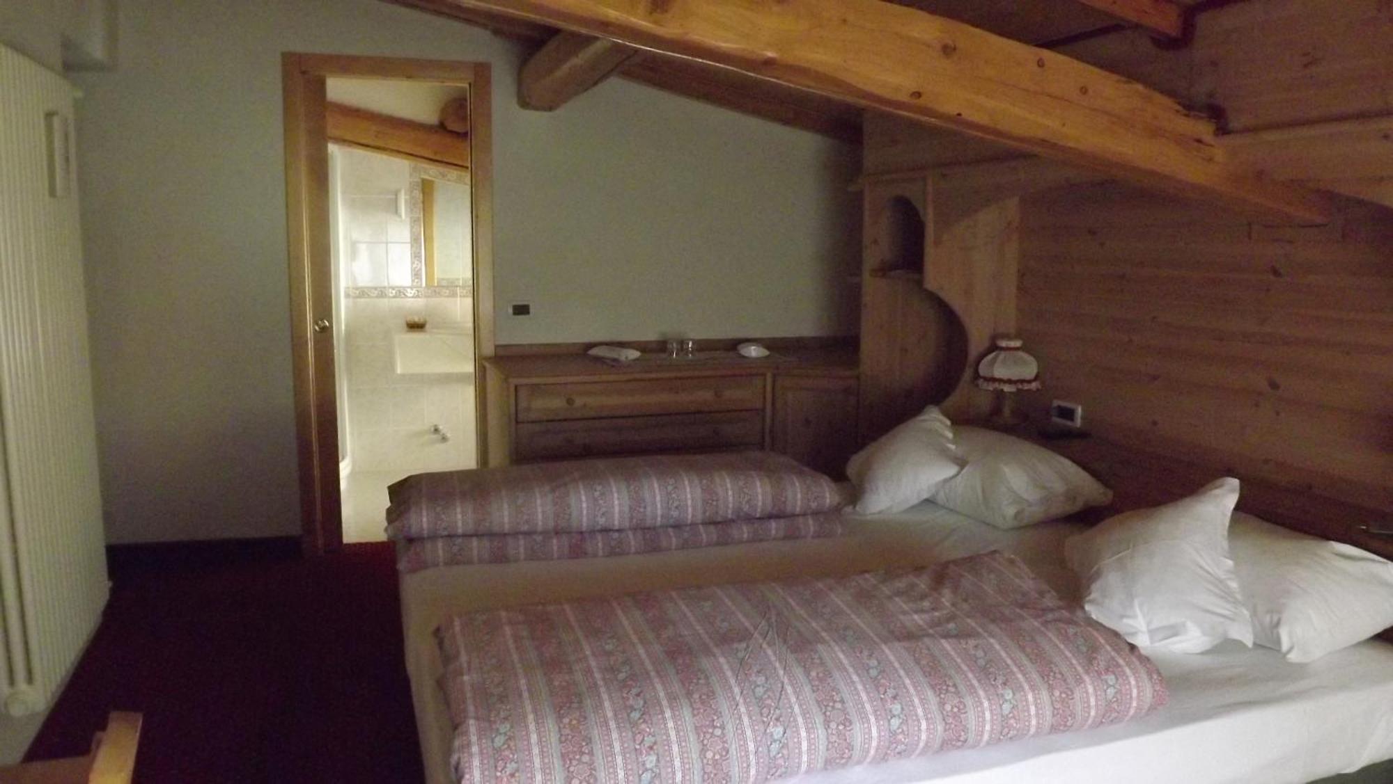 Garni Norma Hotell Madonna Exteriör bild