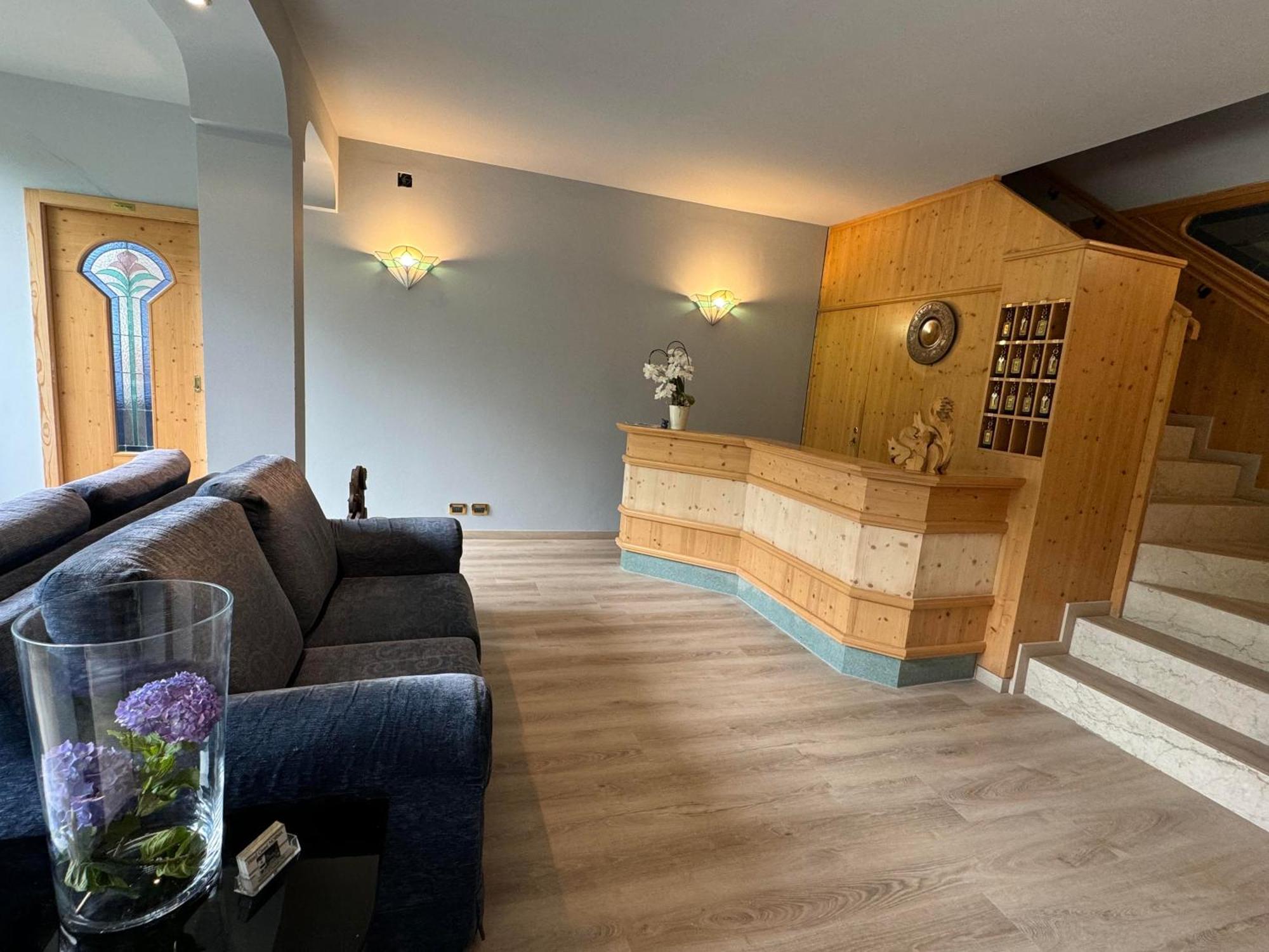 Garni Norma Hotell Madonna Exteriör bild