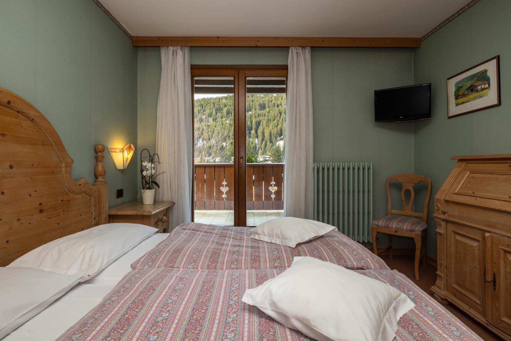 Garni Norma Hotell Madonna Exteriör bild