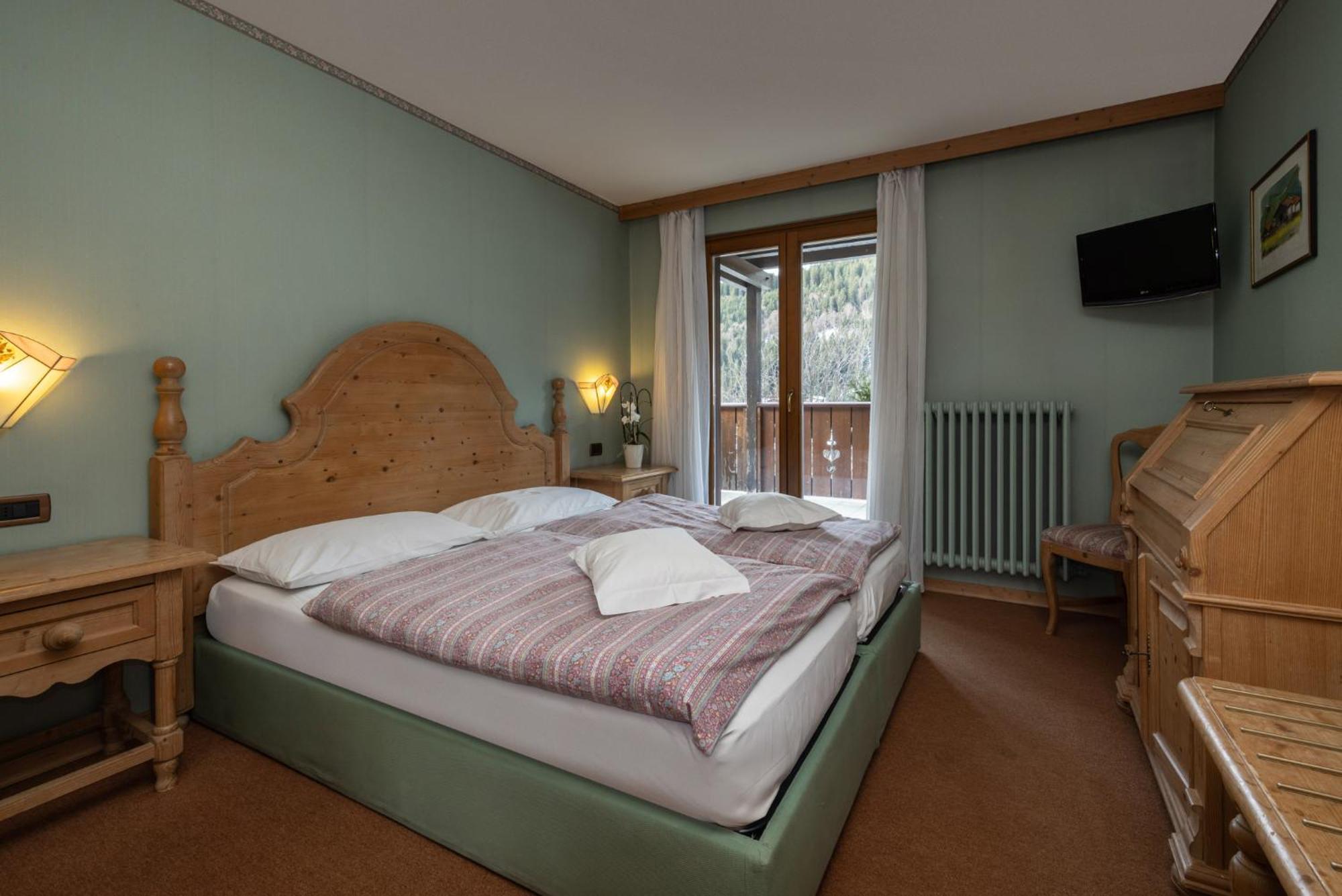 Garni Norma Hotell Madonna Exteriör bild