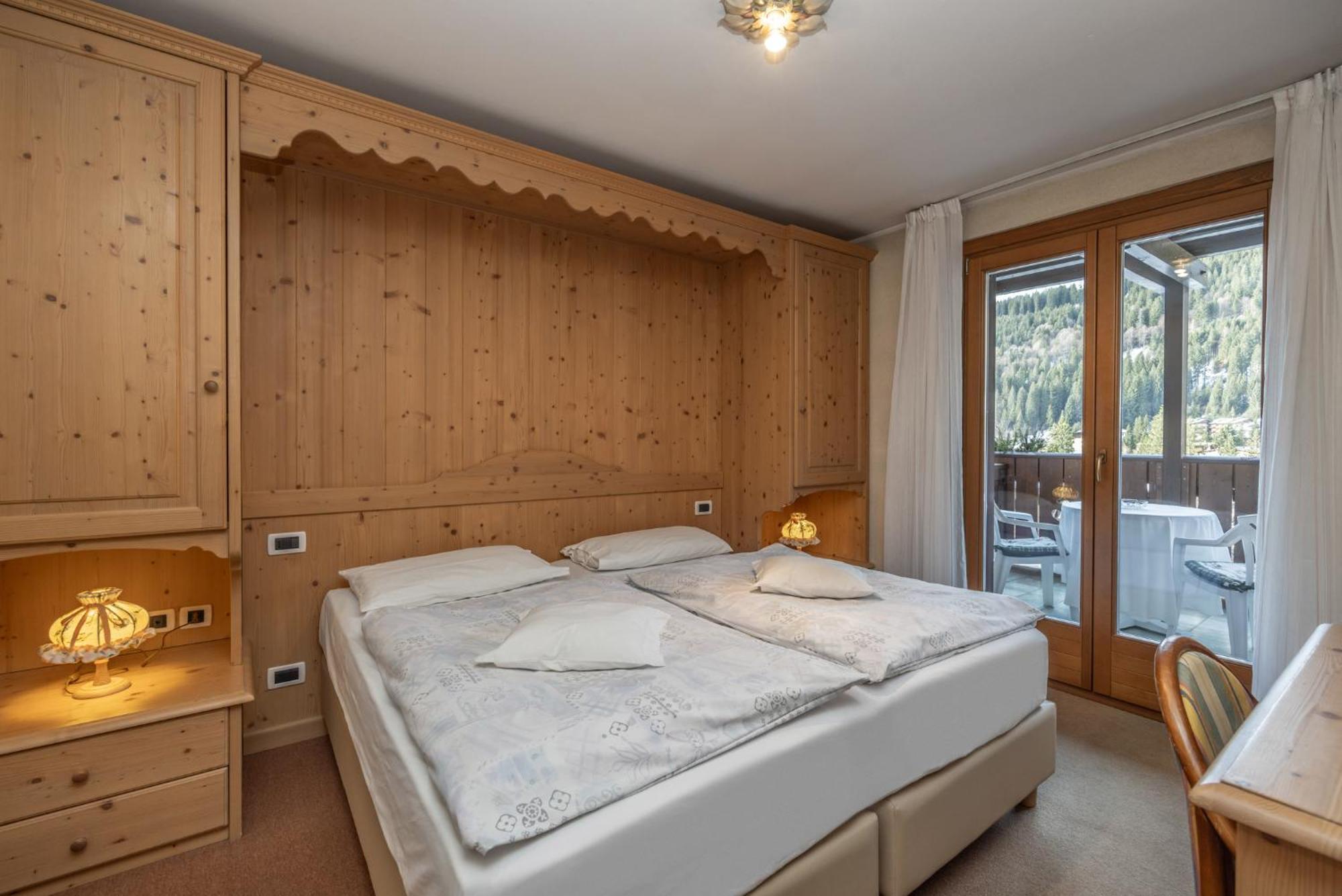Garni Norma Hotell Madonna Exteriör bild