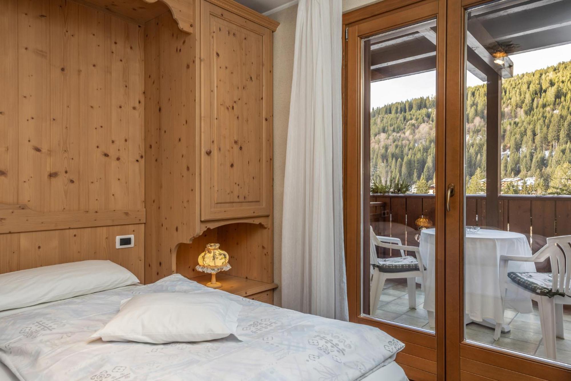 Garni Norma Hotell Madonna Exteriör bild