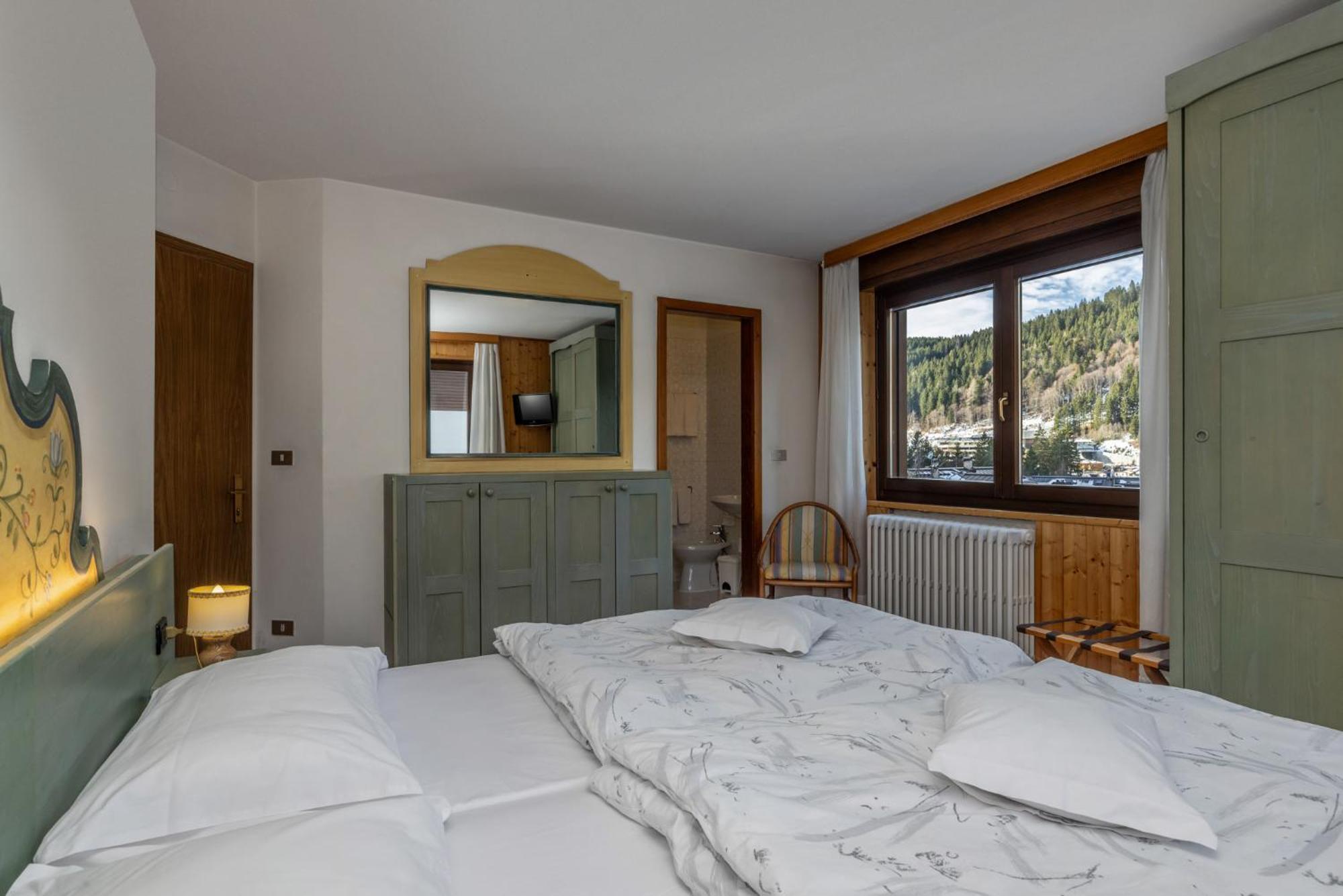 Garni Norma Hotell Madonna Exteriör bild